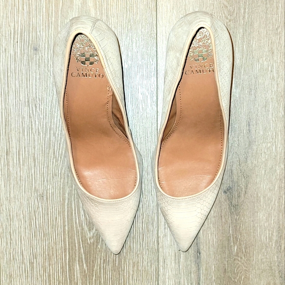 Vince Camuto | Blush | Suede Snake Embossed Pumps | Size 9.5 M - Picture 2 of 9